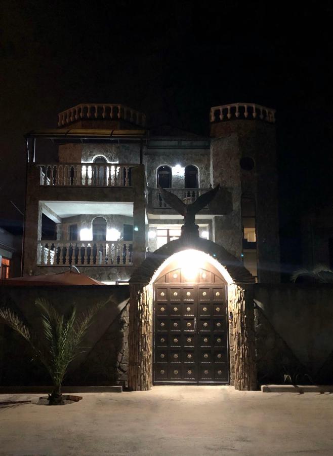 Гостевой Дом Siella Hotel Sukhumi Exterior foto