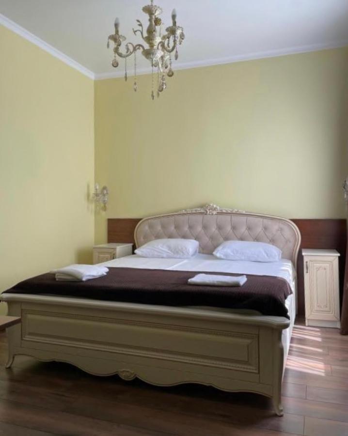 Гостевой Дом Siella Hotel Sukhumi Exterior foto